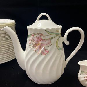 Vintage NIKKO Fine Bone China Rhubrum Lily Serviceware Rare Beautiful